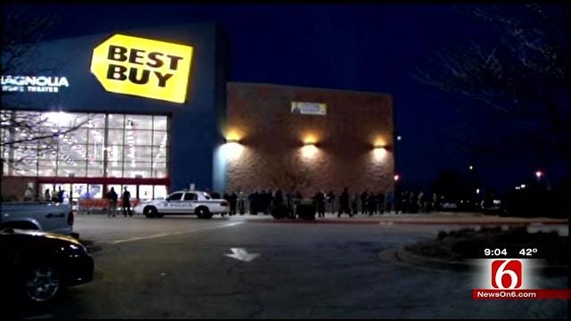 Tulsa Shoppers Put Down Forks, Pick Up Credit Cards For Pre-Black Friday Sales