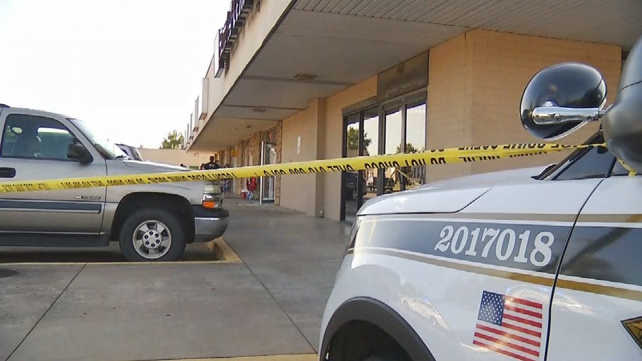 Woman Shot In The Hand During Armed Robbery At Tulsa Nail Salon