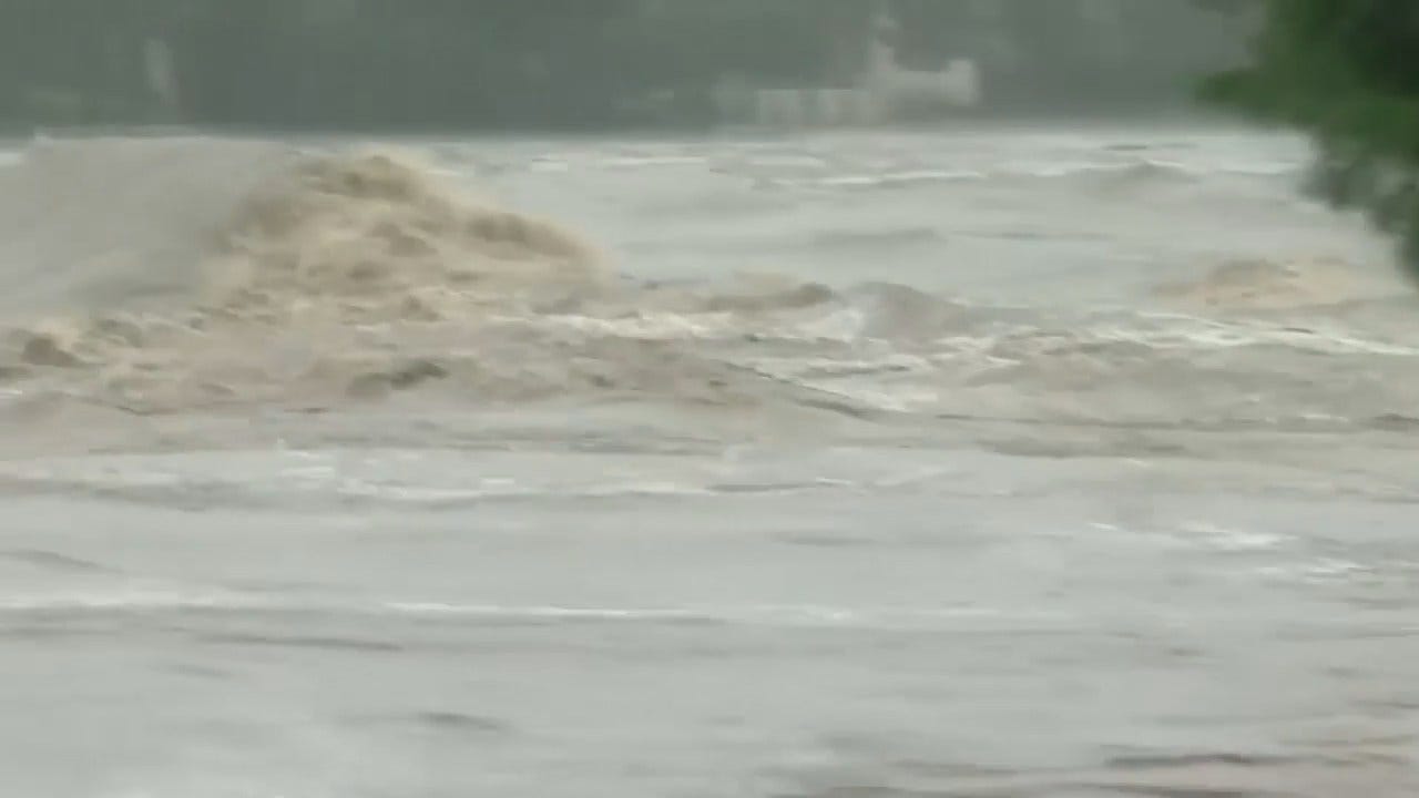 WEB EXTRA: CBS News Video Of Texas Flooding