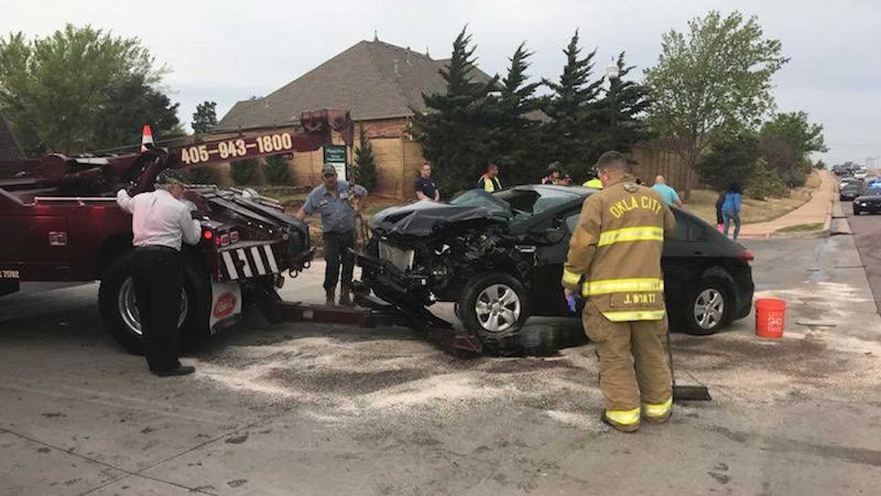 At Least 6 Injured In 3-Vehicle Crash In Northwest Oklahoma City