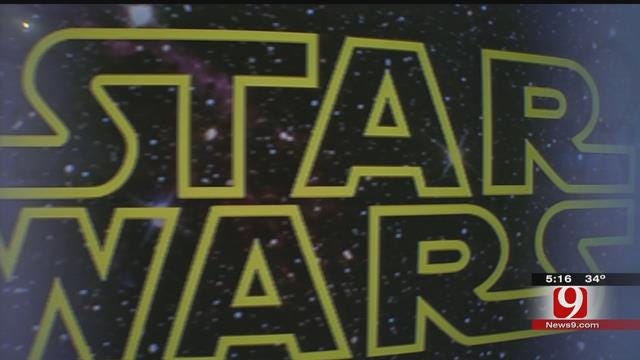 Oklahomans Line Up To Watch First Showing Of The Force Awakens
