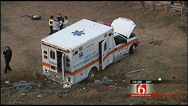Oolagah-Tallala Ambulance Crash Injures Patient, Paramedics