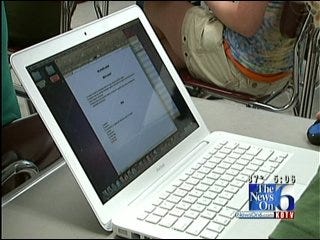 Catoosa Middle School Students Receive Laptops