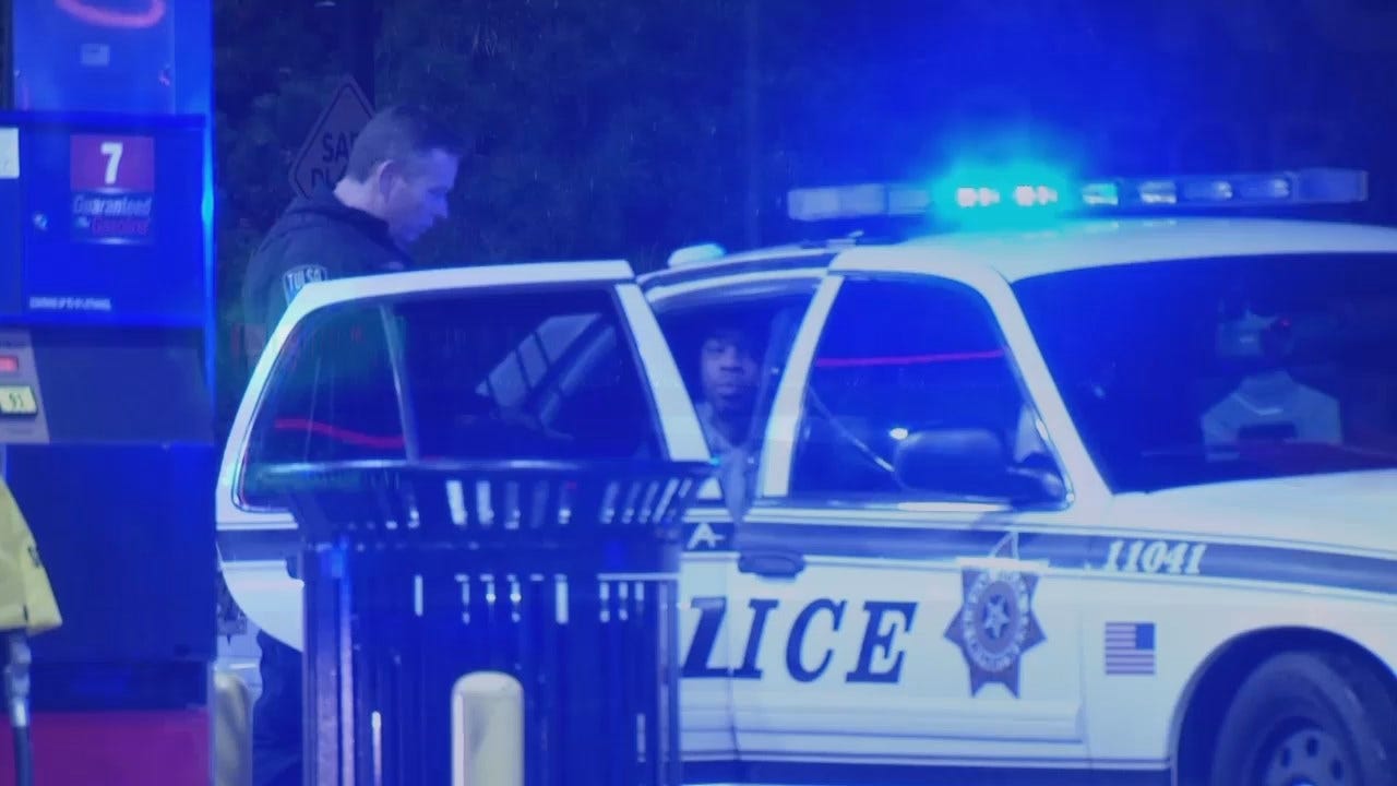 Video Of Tulsa Police Taking 2 Robbery Suspects Into Custody