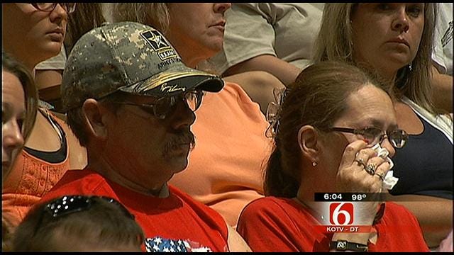 Farewell Ceremony Held In Tulsa For Deploying Soliders