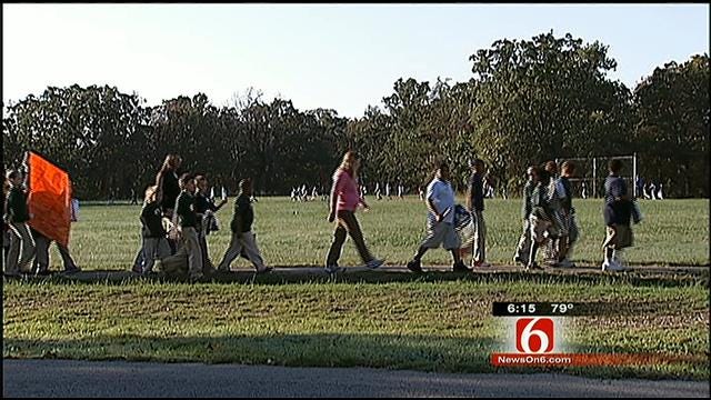 Hundreds Of Tulsa Area Children Participate In Walk To School Day