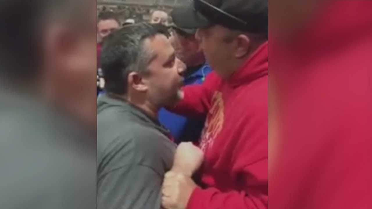 Video Shows Tony Stewart Confronting Fan At Tulsa Chili Bowl