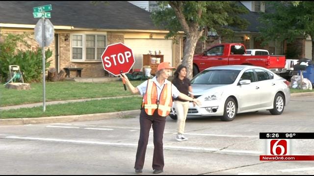 Tulsa School Crossing Guard To Be Honored By City Council