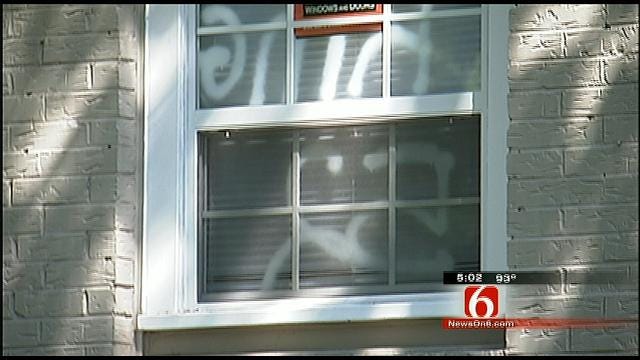 Tulsa Homeowner Uses Duct Tape To Trap Teen Vandals