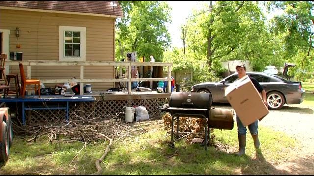 Okmulgee County Families Clean Up After Flooding Damages Several Homes