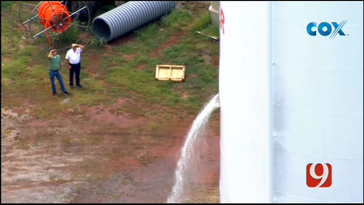 Bob Mills SkyNews 9 Flies Over Leaking Water Tower In Tuttle