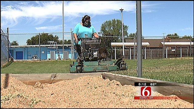 Tulsa's ‘Big Mama' Keeps On Mowing Despite Setback