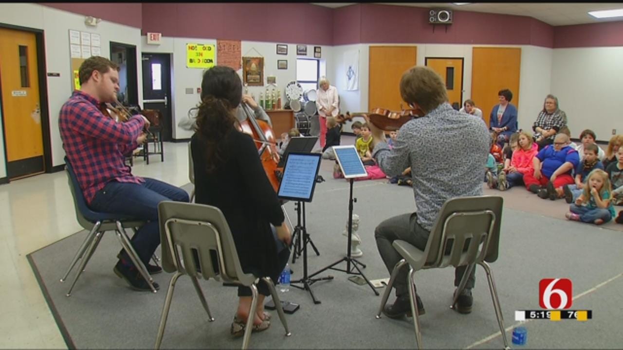 Kellyville Elementary Special Ed. Students Receive Special Concert