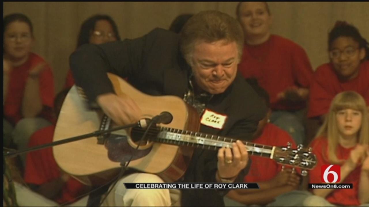 Remembering Country Music Legend Roy Clark