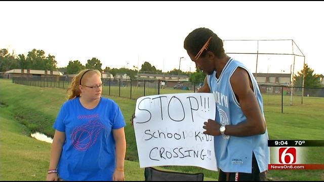 Parents Raising Money For Carpool Van After Tulsa Schools Eliminate Their Bus Stop