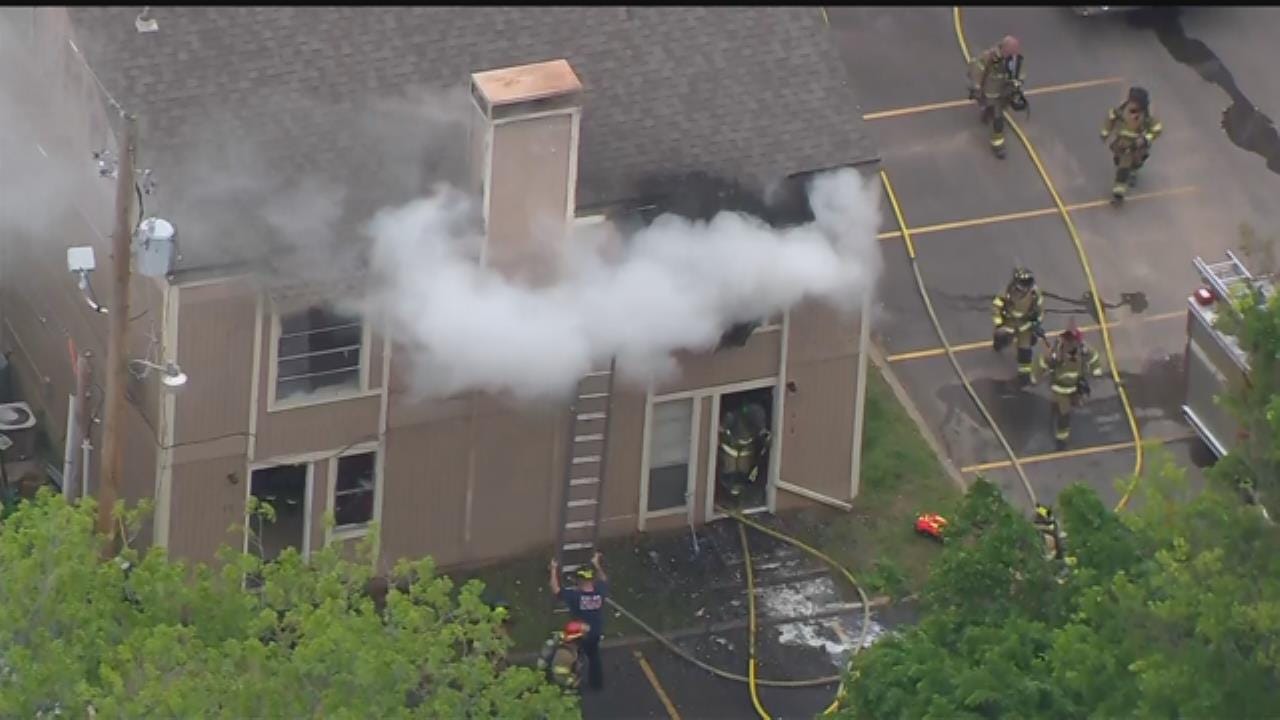 WATCH: Osage SkyNews 6 Flies Over Tulsa Apartment Fire