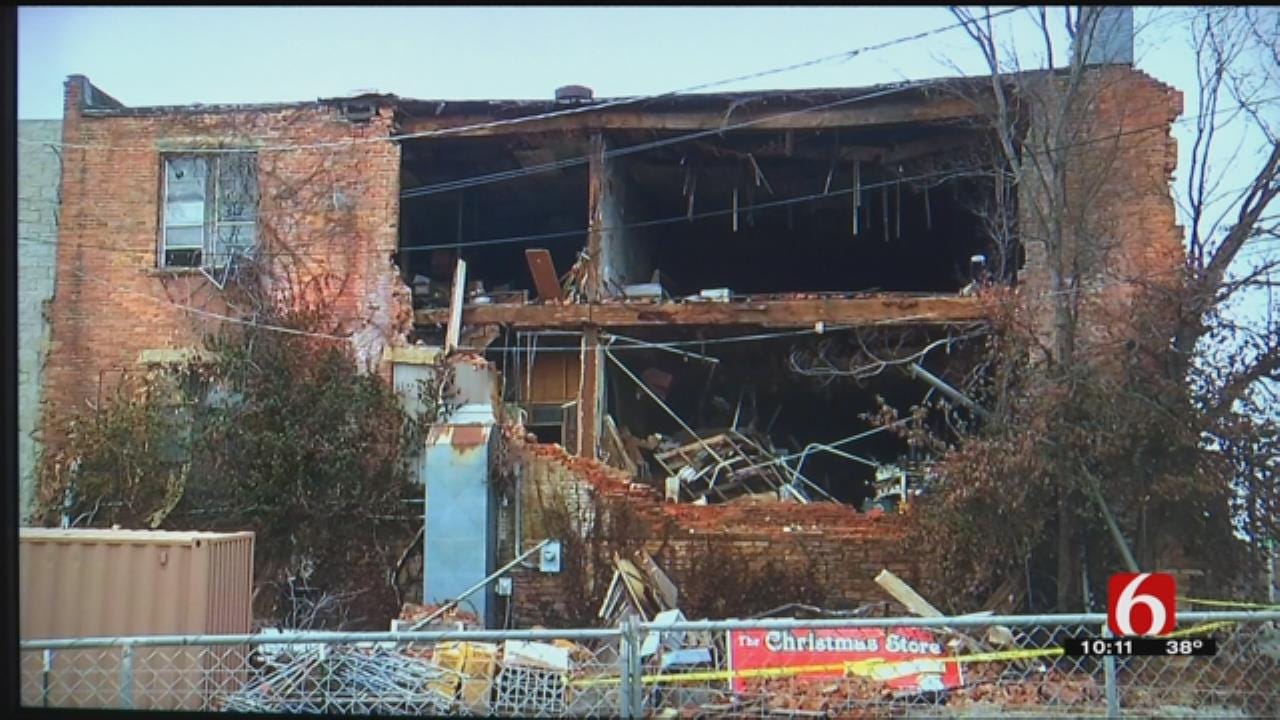 Tahlequah Officials Say Collapsing Building Needs To Come Down