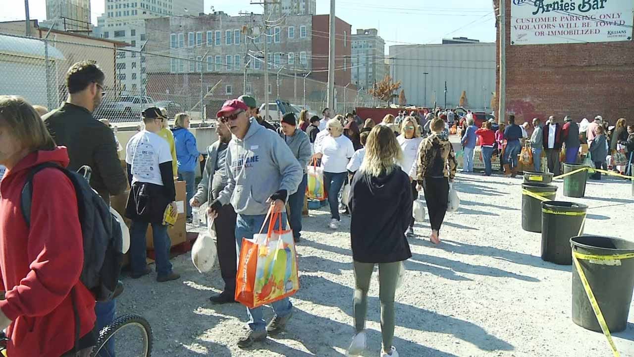 'Lawyers Fighting Hunger' Hosts 10th Annual Thanksgiving Giveaway