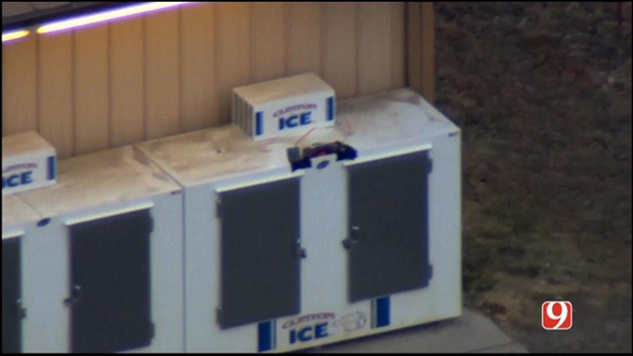 WEB EXTRA: SkyNews 9 Flies Over Suspicious Package Investigation In Lindsay