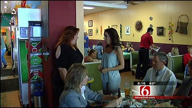 Tulsa Diners Get Spontaneous Serenade Wednesday