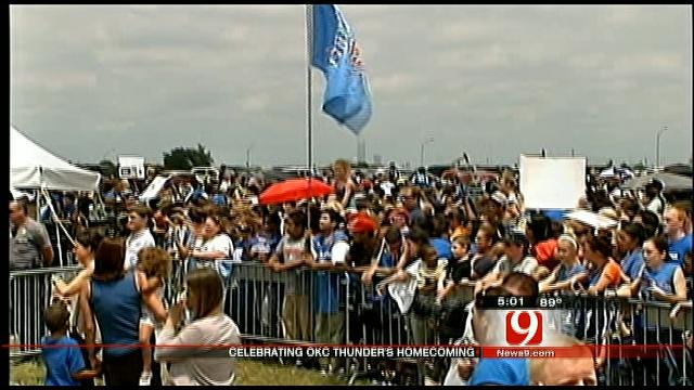 Thousands Flock To OKC Airport To Welcome Home Thunder