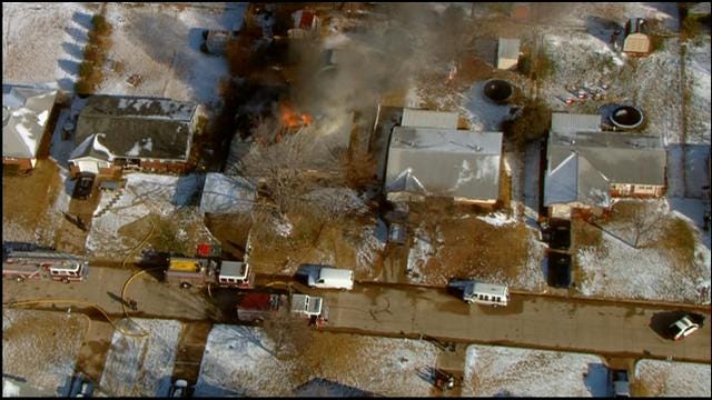 WEB EXTRA: Sky News 9 Flies Over House Fire In MWC