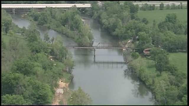 SkyNews 6: Illinois River In May, 2013