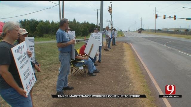 Tinker AFB Workers Enter Fourth Week Of Strike