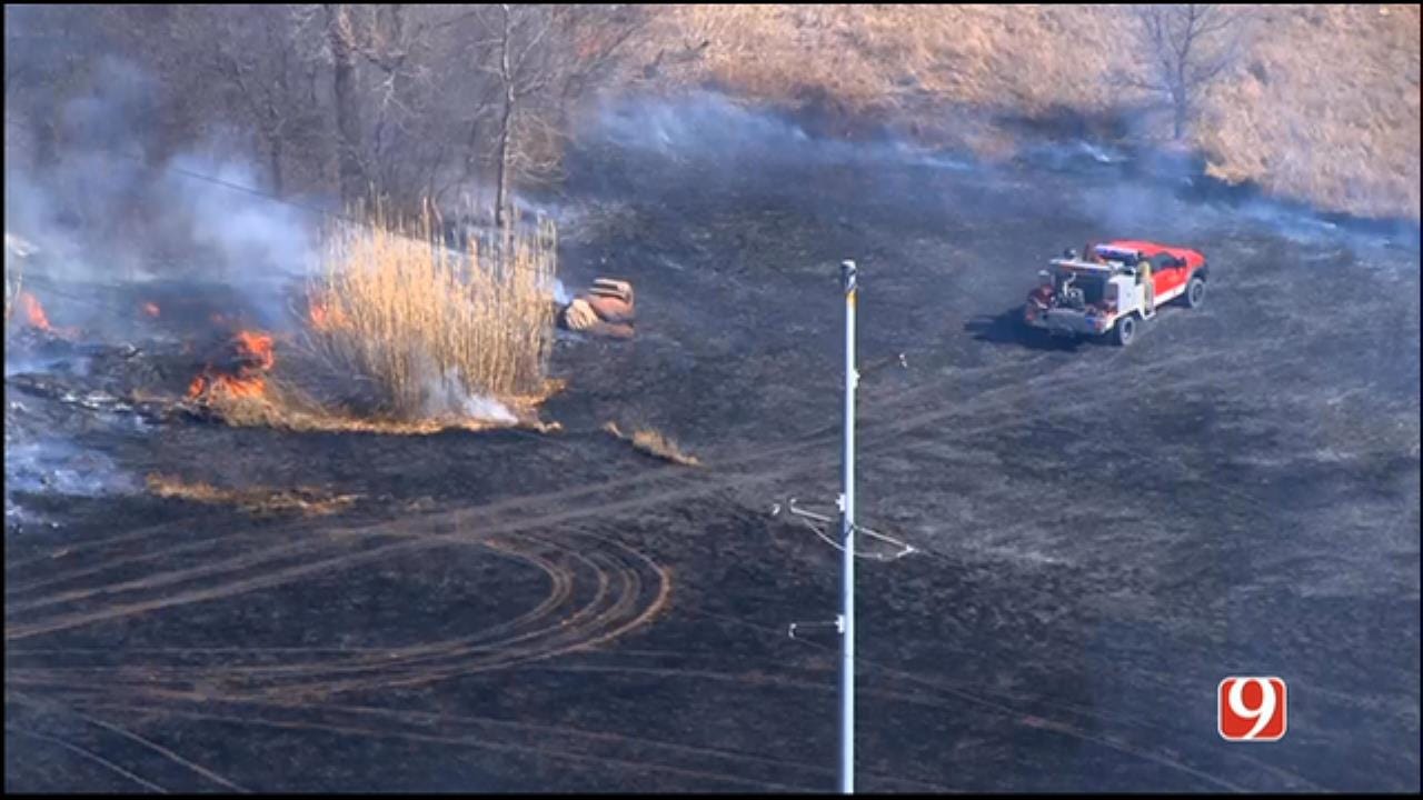 WEB EXTRA: SkyNews 9 Flies Over Grass Fire Along I-240 In S. OKC