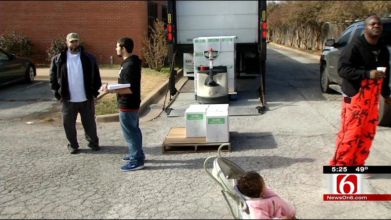 Oklahoma Food Bank Hands Out Thanksgiving Meals To Those In Need