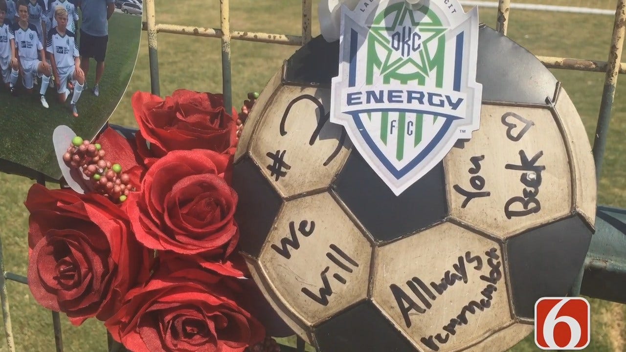 Amy Slanchik: Memorial For Jenks Crash Victims Continues To Grow