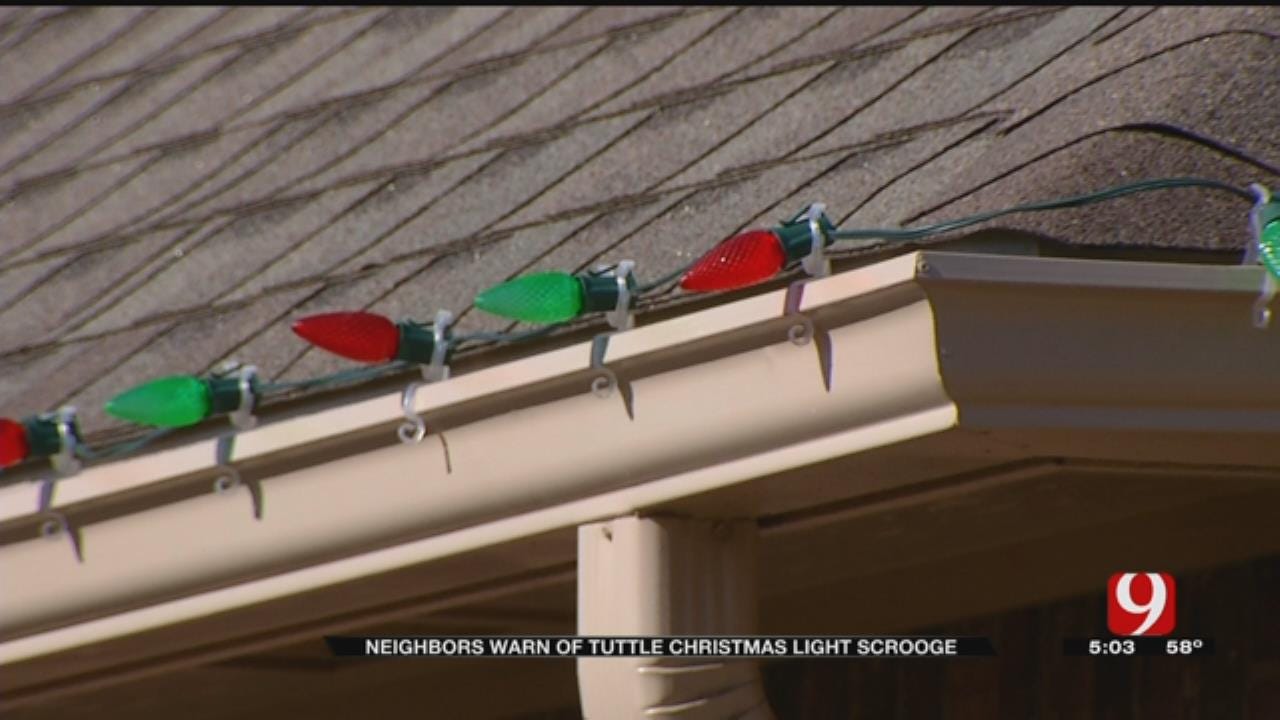 Tuttle Residents Swindled In Christmas Decoration Scam