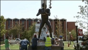 Bradford Statue Goes Up