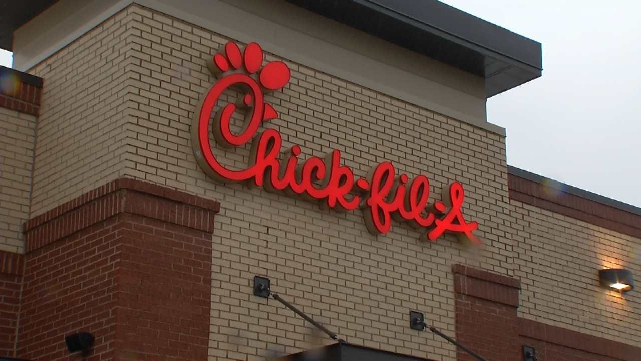 Chick-fil-A Teams With Tulsa Pop Kids To Spread Cheer To Saint Francis Hospital