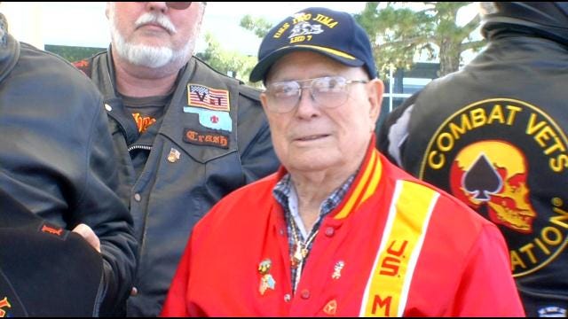 Iwo Jima Medal Of Honor Recipient Gets Warm Welcome At Tulsa Airport