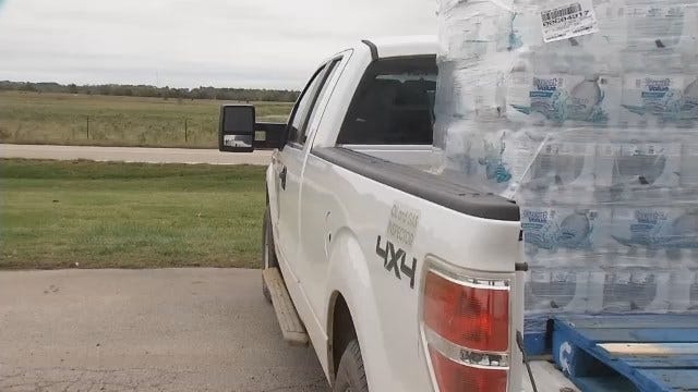 WEB EXTRA: Emergency Management Handing Out Bottled Water To Nowata County Residents
